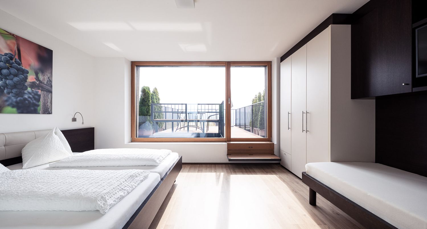Schlafzimmer mit Panoramaterrasse